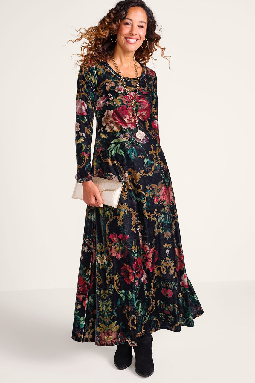 2ez47__black-baroque-garden_0__69830.1775668940